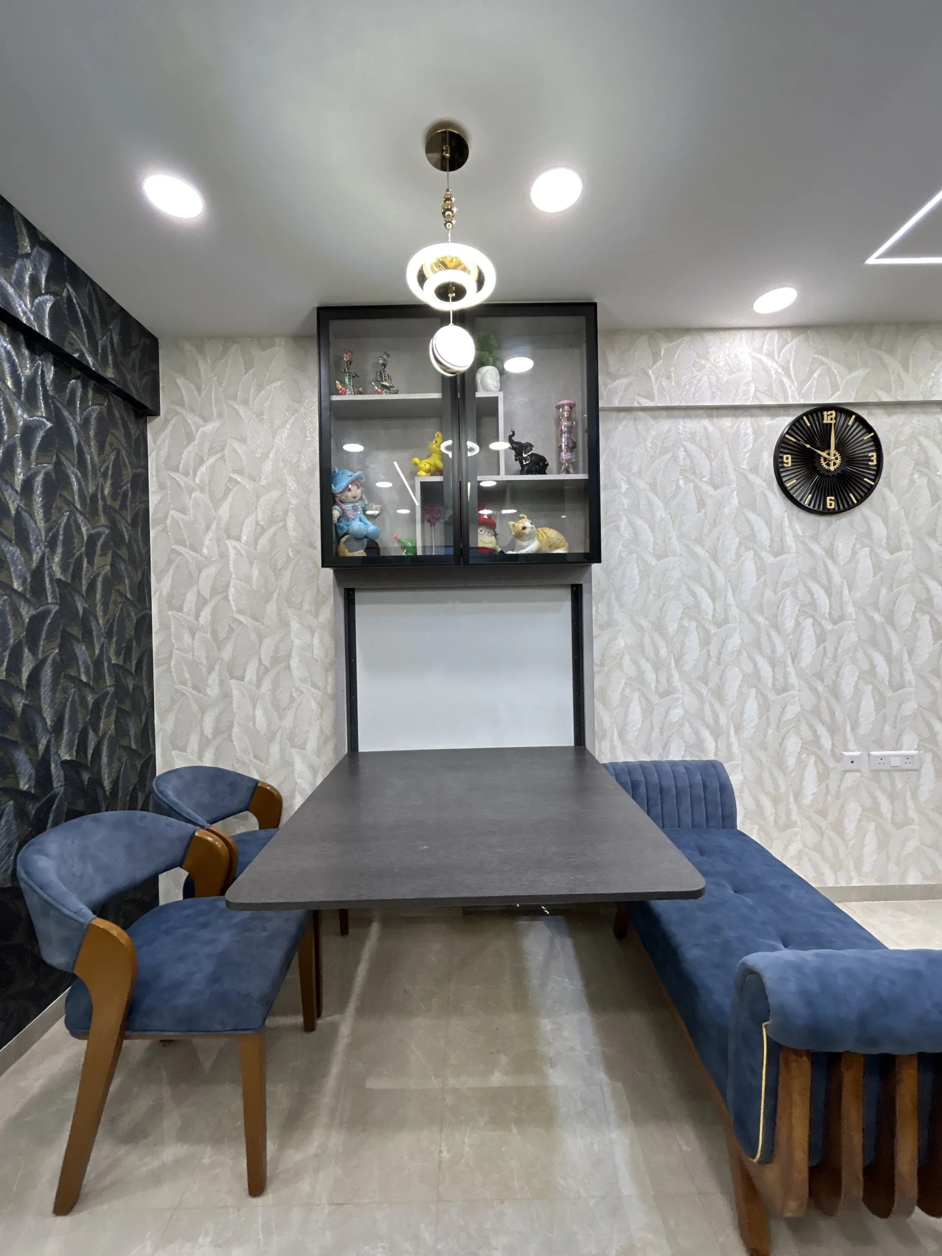 Inside Decorz Furniture and Decor 30